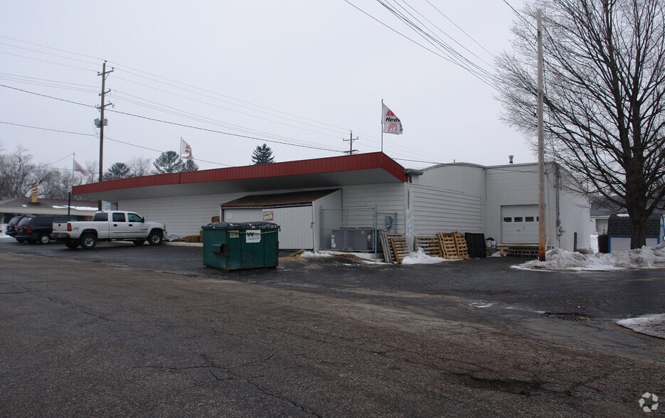 1960 Cedar St, Holt, MI à vendre - Photo du bâtiment - Image 3 de 3