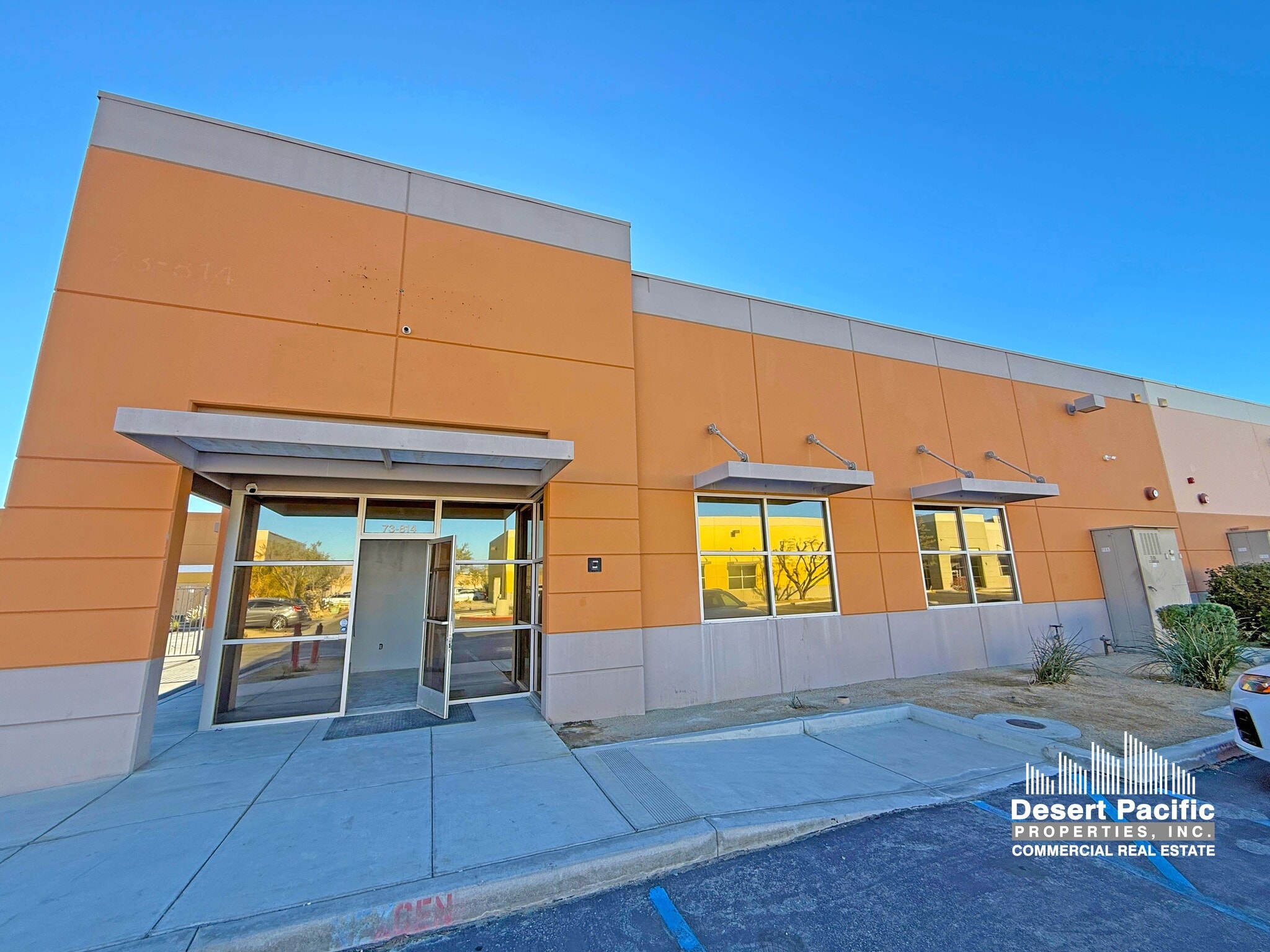 73814 Dinah Shore Dr, Palm Desert, CA à louer Photo intérieure- Image 1 de 3