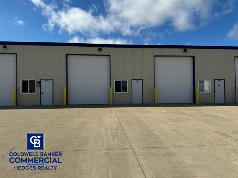 326 44th St, Marion, IA for lease - Building Photo - Image 2 of 4