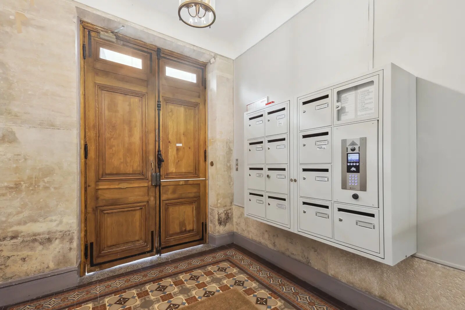 Multifamily in Paris for sale Lobby- Image 1 of 3