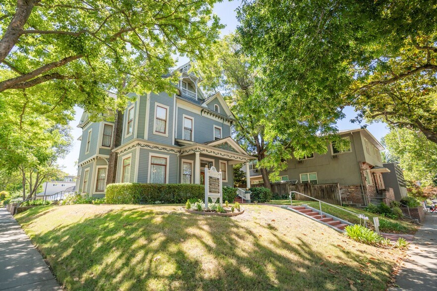 1903 21st St, Sacramento, CA à vendre - Photo du bâtiment - Image 2 de 19