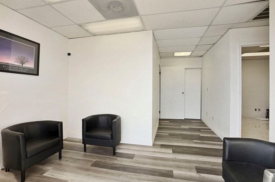 7746 Lorraine Ave, Stockton, CA for sale - Interior Photo - Image 3 of 15