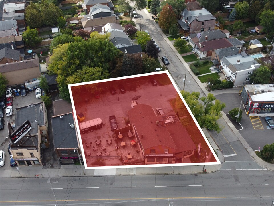 3513 Dundas St, Toronto, ON à vendre Aérien- Image 1 de 6