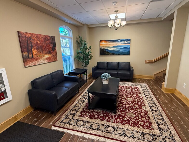 870 W King St, Boone, NC à louer - Photo intérieure - Image 2 de 11