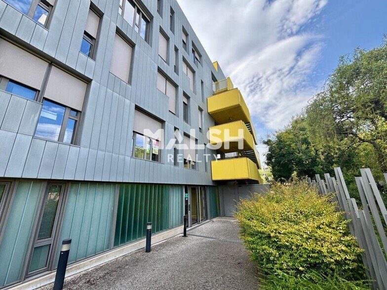 Bureau dans Lyon à louer - Photo du bâtiment - Image 1 de 10