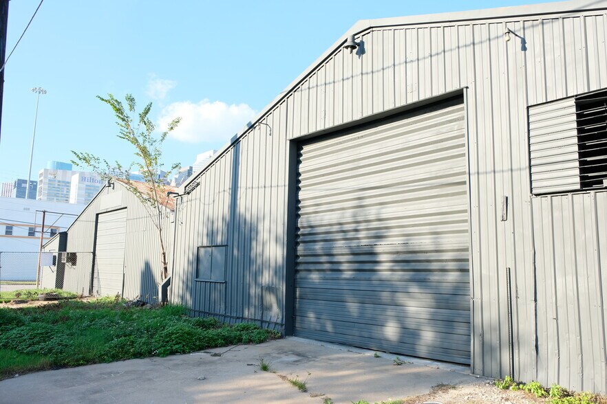1315 St Emanuel St, Houston, TX à louer - Photo du bâtiment - Image 1 de 6
