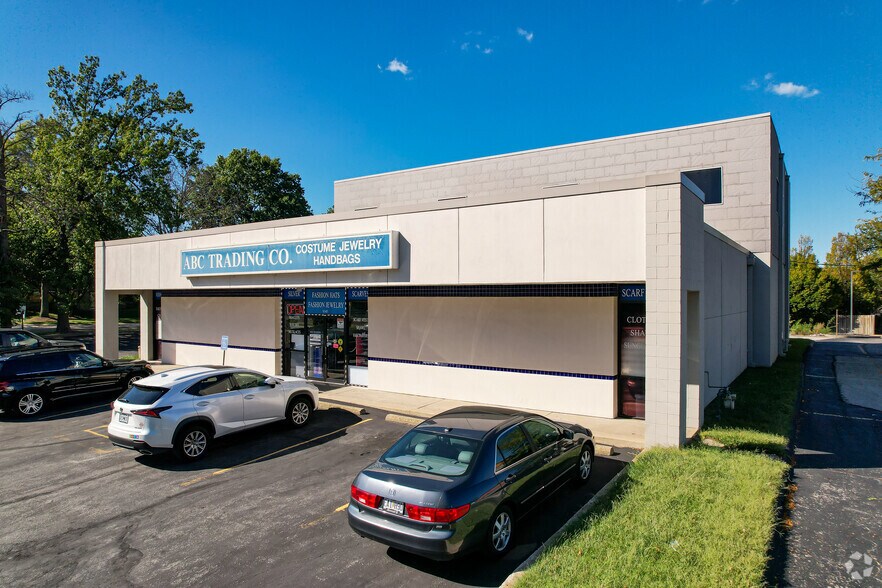 9345 Olive Blvd, Saint Louis, MO for sale - Primary Photo - Image 1 of 52