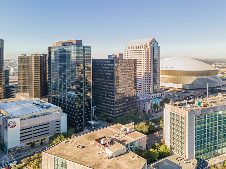 1340 Poydras St, New Orleans, LA à louer - Photo du bâtiment - Image 3 de 25
