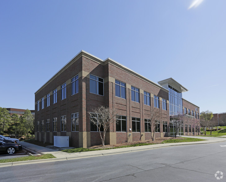 8816 Red Oak Blvd, Charlotte, NC for lease - Building Photo - Image 2 of 13