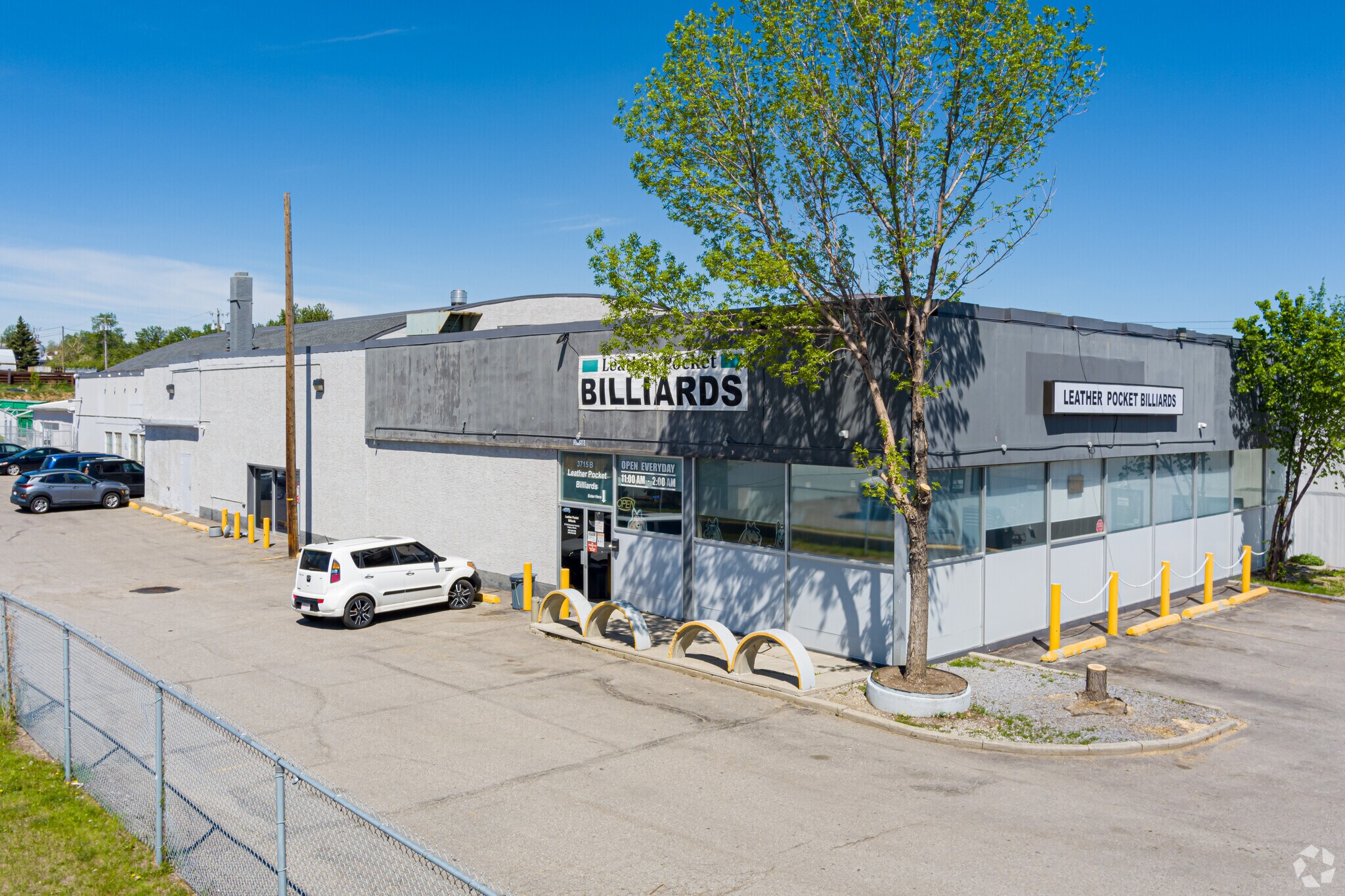 3715 Edmonton Trl NE, Calgary, AB for sale Primary Photo- Image 1 of 1