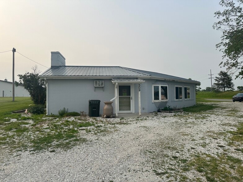 309 E 1st St, Greentop, MO à vendre - Photo du bâtiment - Image 2 de 4