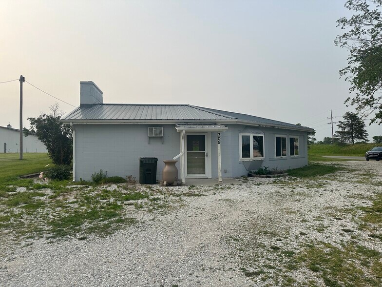 309 E 1st St, Greentop, MO à vendre - Photo du bâtiment - Image 2 de 4