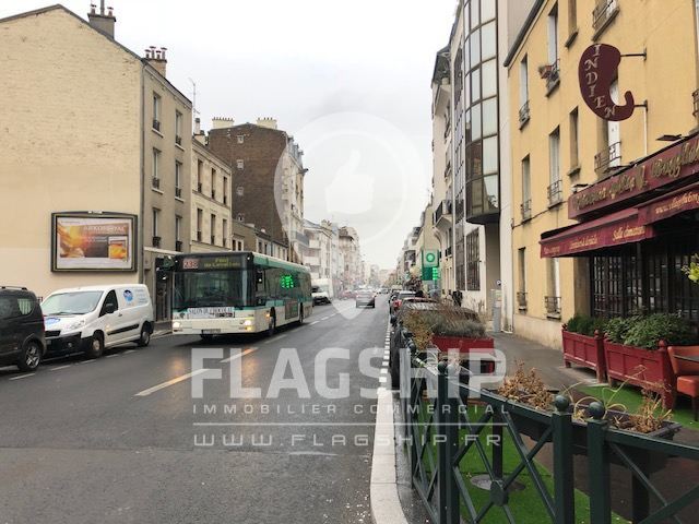 Commerce de détail dans Asnières-Sur-Seine à louer - Photo du bâtiment - Image 2 de 2