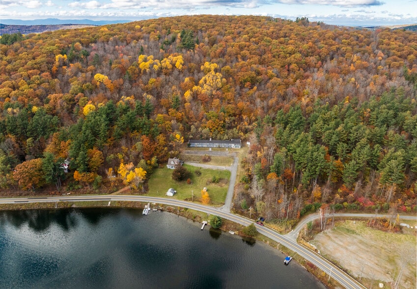 165 Queechy Lake Dr, Canaan, NY à vendre - Photo du bâtiment - Image 2 de 23