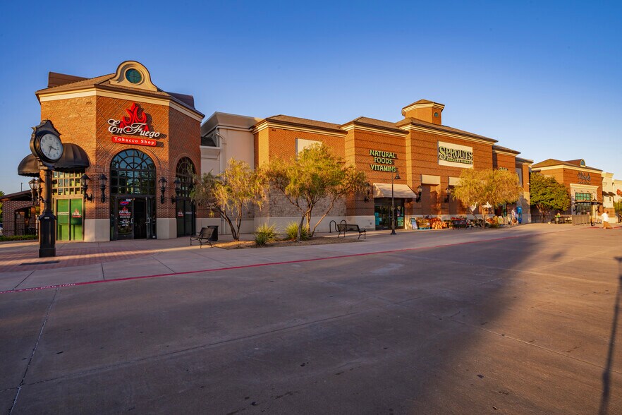 205 E FM 544 Hwy, Murphy, TX à louer - Photo du bâtiment - Image 2 de 6