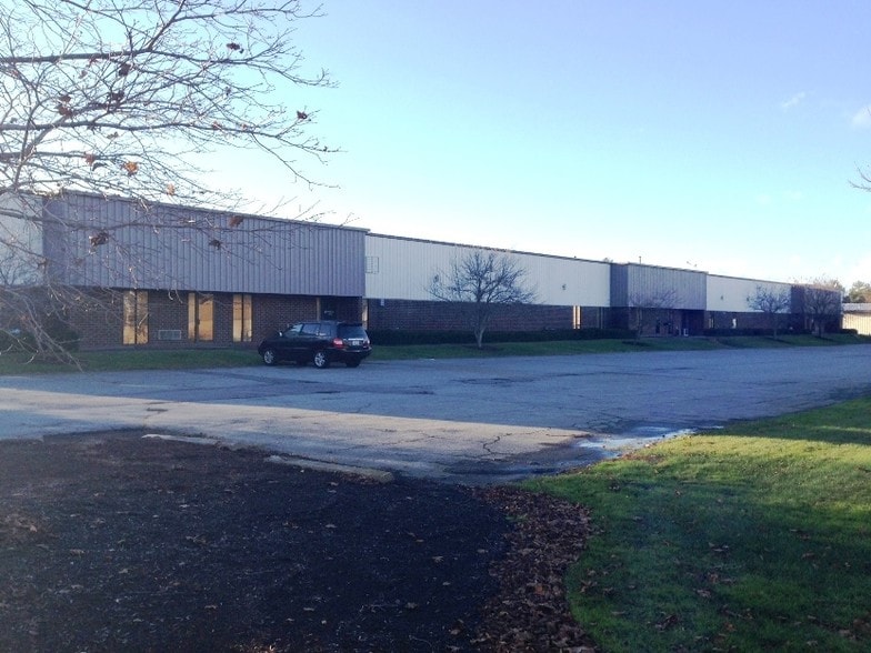 32 Scotland Blvd, Bridgewater, MA for lease - Building Photo - Image 3 of 9