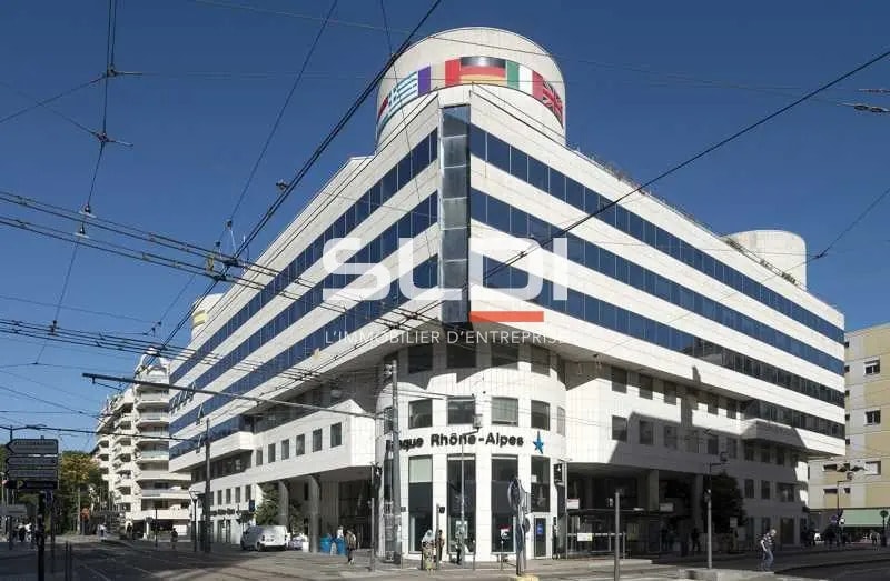 Bureau dans Lyon à vendre - Photo du bâtiment - Image 1 de 8