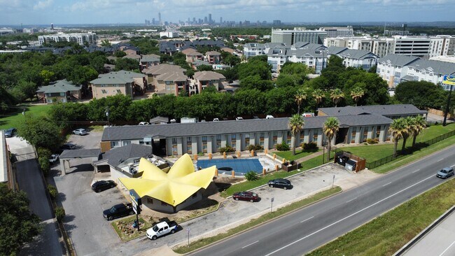 Plus de détails pour 6201 E Highway 290, Austin, TX - Services hôteliers à vendre