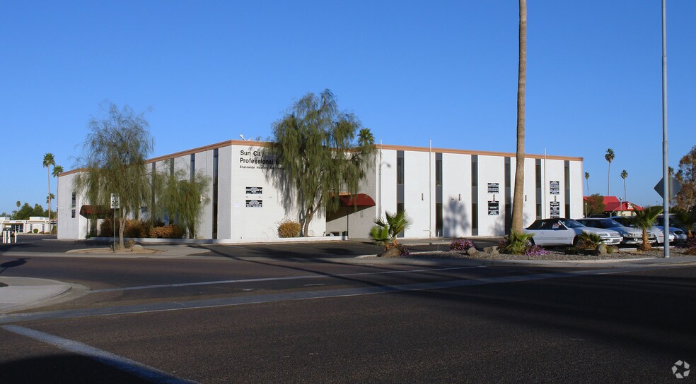 12630 N 103rd Ave, Sun City, AZ à louer - Photo du bâtiment - Image 2 de 7
