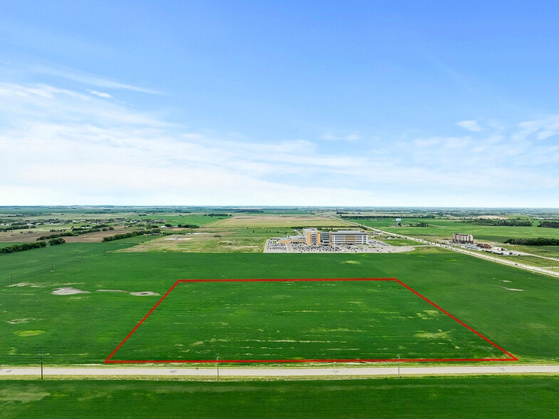 TBD 16th St, Minot, ND à vendre - Photo principale - Image 1 de 11