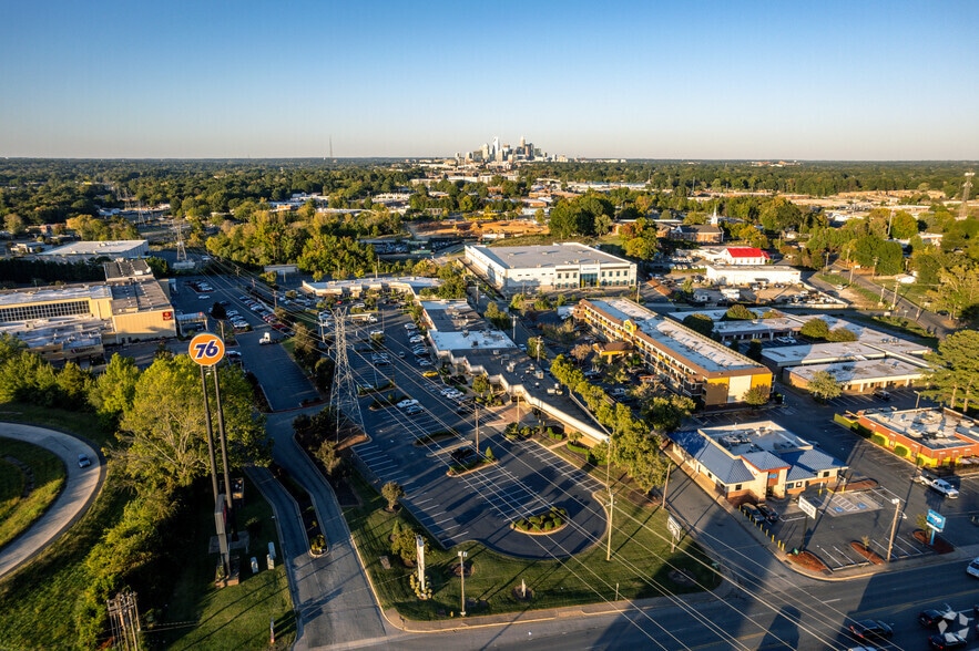204 W Woodlawn Rd, Charlotte, NC for lease - Aerial - Image 1 of 12