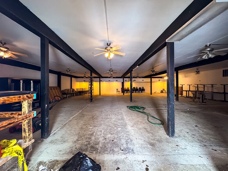 719 Central Ave W, Hampton, IA for lease - Building Photo - Image 2 of 20