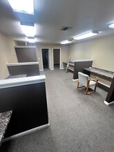 18582 Beach Blvd, Huntington Beach, CA à louer Photo intérieure- Image 2 de 2