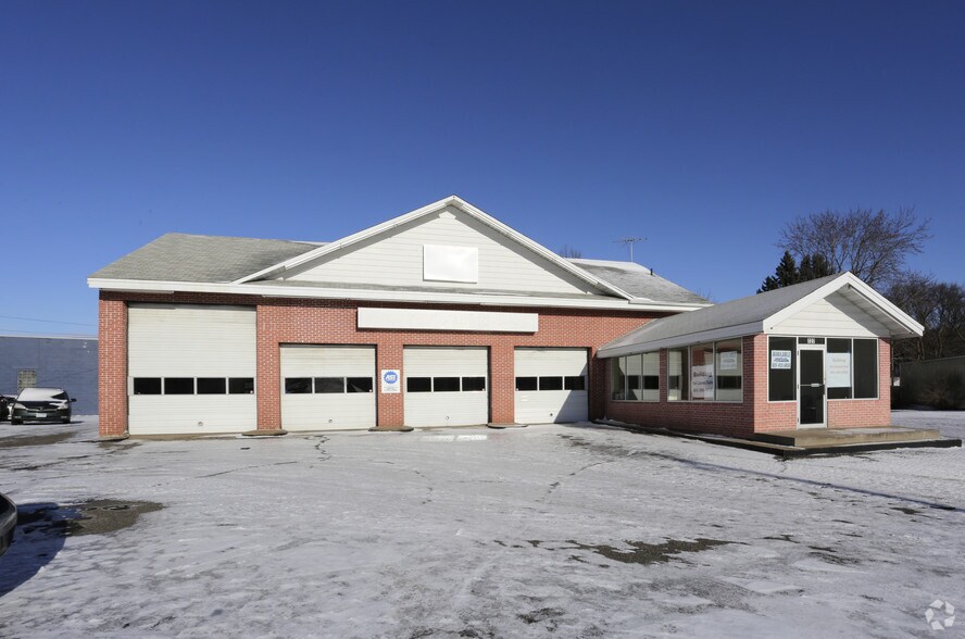 727 20th St, Newport, MN à vendre - Photo du bâtiment - Image 3 de 4