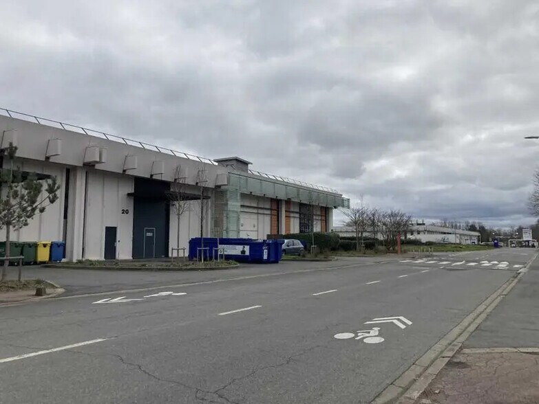 Flex dans Rungis à louer - Photo du bâtiment - Image 1 de 11