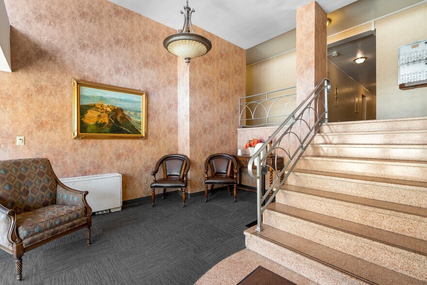 4107 Connecticut Ave NW, Washington, DC à vendre - Photo du bâtiment - Image 3 de 4