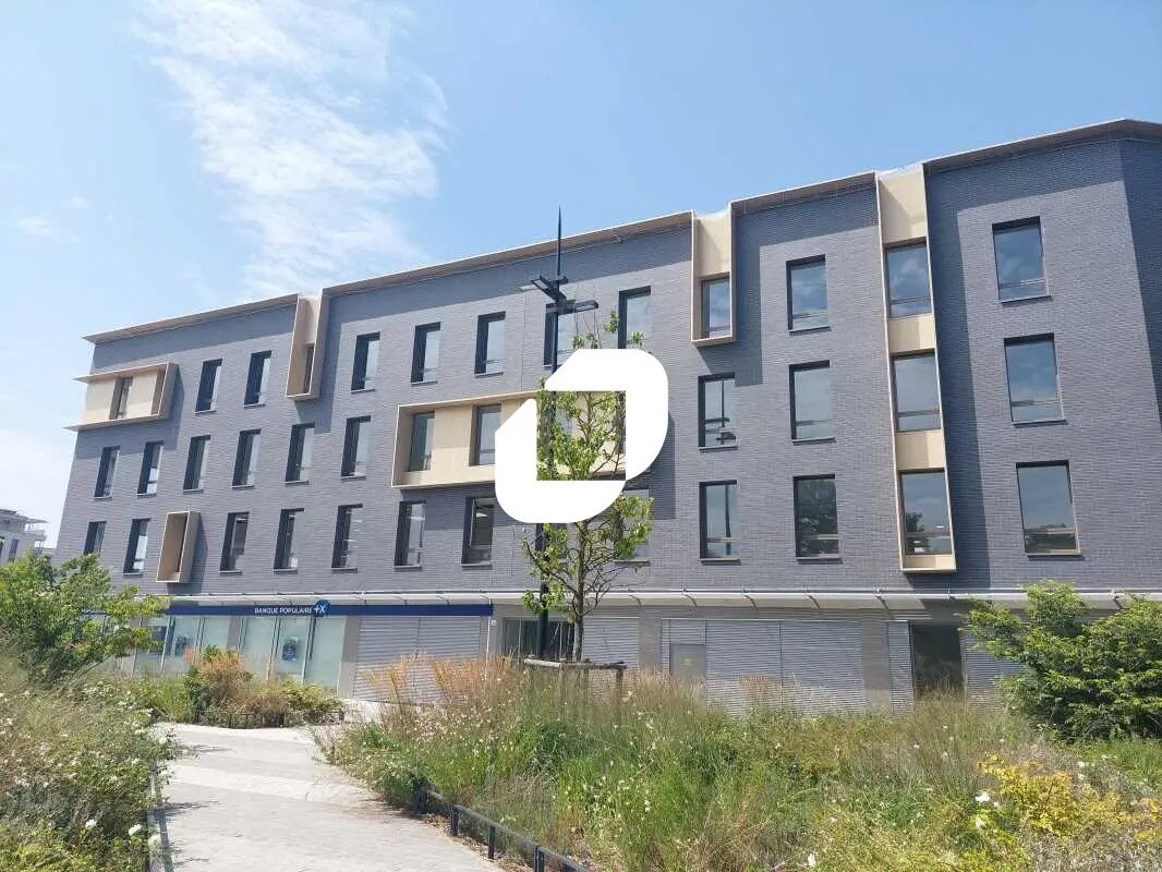 Office in Guyancourt for sale Building Photo- Image 1 of 18