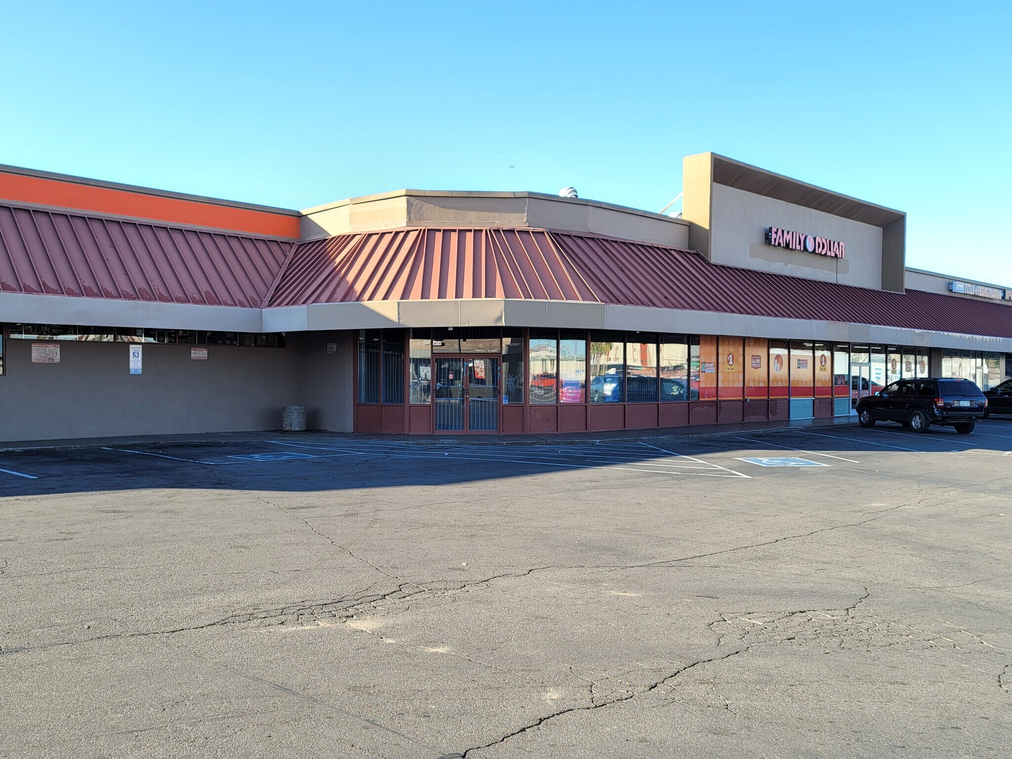 N 27th Ave, Phoenix, AZ à louer Photo du bâtiment- Image 1 de 5