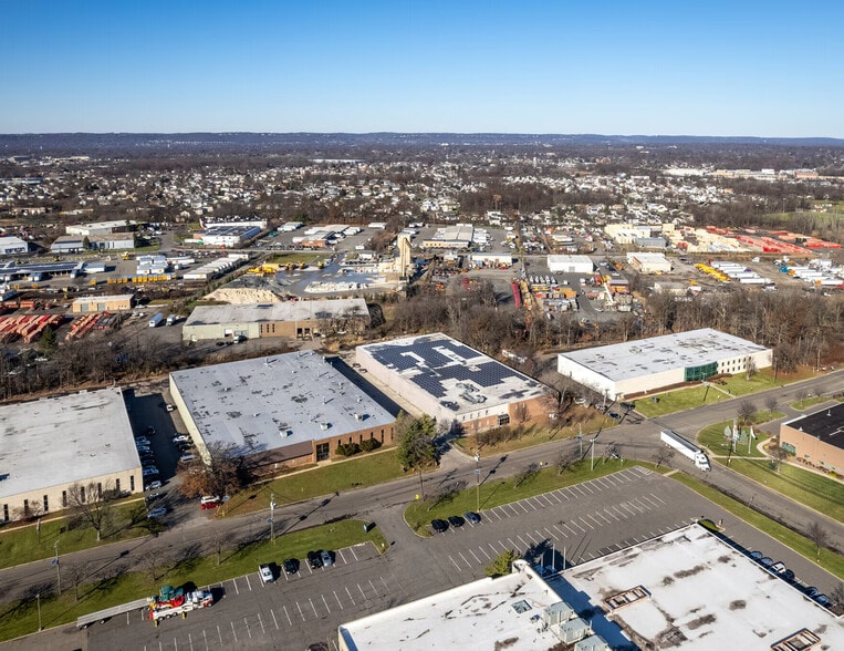 161 Helen St, South Plainfield, NJ for lease - Building Photo - Image 2 of 8