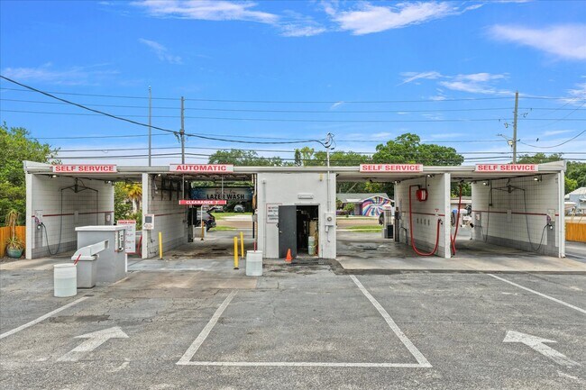 Plus de détails pour 6170 54th Ave N, Kenneth City, FL - Spécialité à vendre