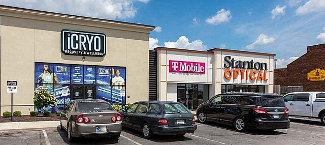 401-407 E Coliseum Blvd, Fort Wayne, IN for sale - Building Photo - Image 2 of 10