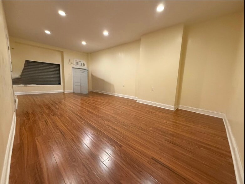 804 Christian St, Philadelphia, PA for lease - Building Photo - Image 2 of 3