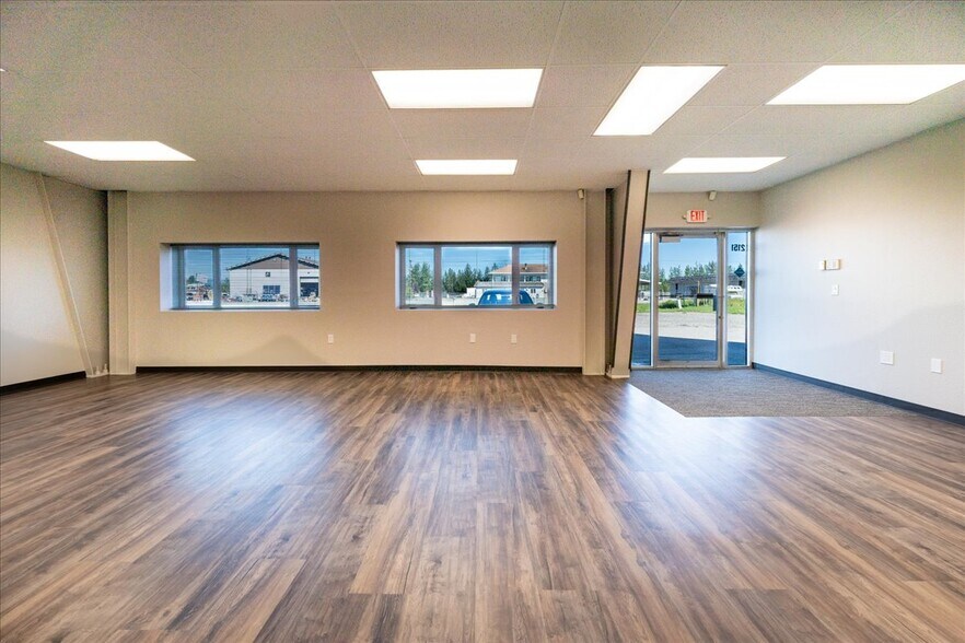 2151 Van Horn Rd, Fairbanks, AK à louer - Photo du bâtiment - Image 2 de 44
