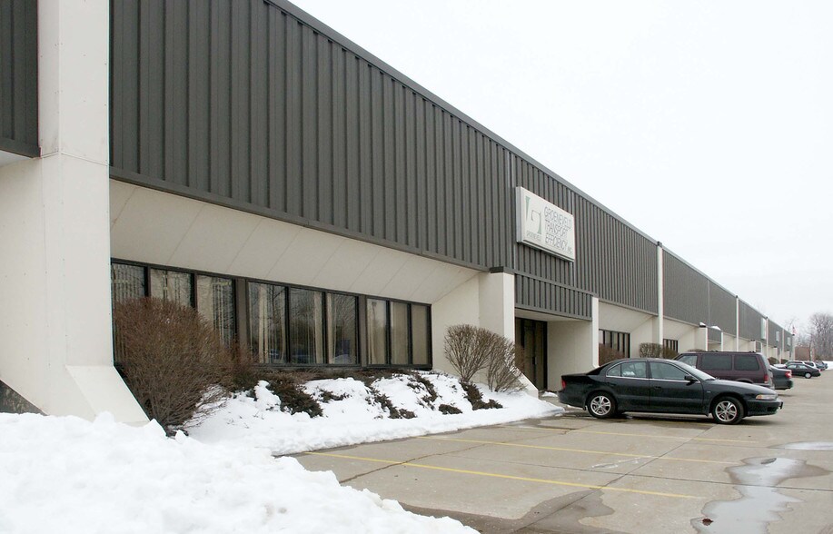 1130 Industrial Pky N, Brunswick, OH à louer - Photo du bâtiment - Image 3 de 8