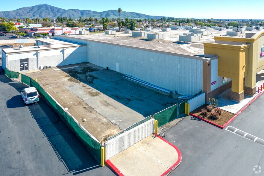 935 Sweetwater Rd, Spring Valley, CA à louer - Photo du bâtiment - Image 2 de 4