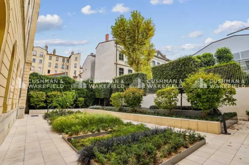 27 Rue Auguste Comte, Lyon à louer - Photo du bâtiment - Image 2 de 5