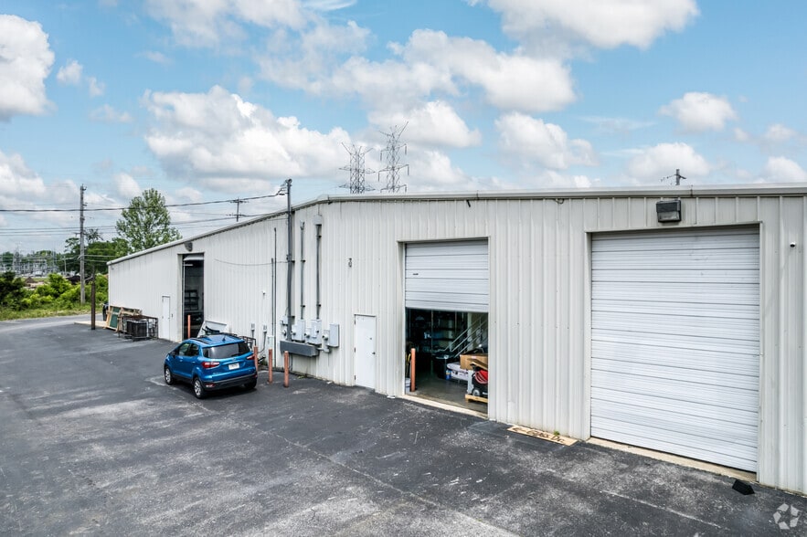 2239 Whitten Rd, Memphis, TN à vendre - Photo du bâtiment - Image 3 de 28