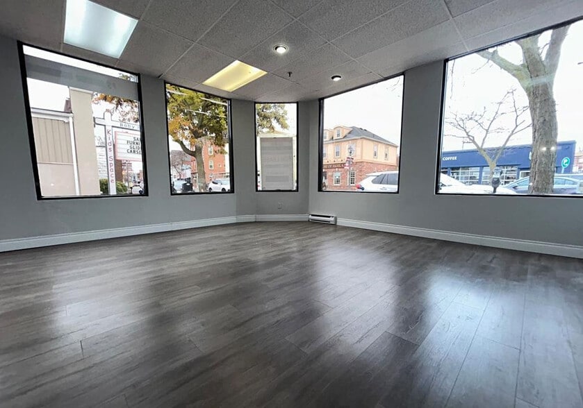 153 Brock St N, Whitby, ON for lease - Building Photo - Image 2 of 3