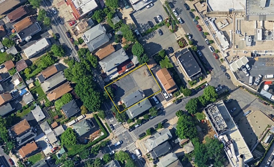 1602 Hering Ave, Bronx, NY for sale - Aerial - Image 2 of 4