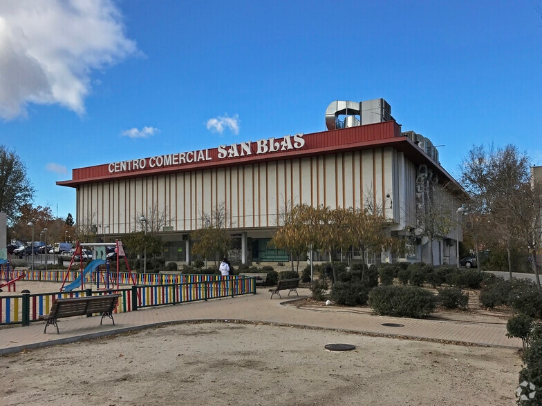 Retail in Madrid, Madrid for sale - Primary Photo - Image 1 of 3
