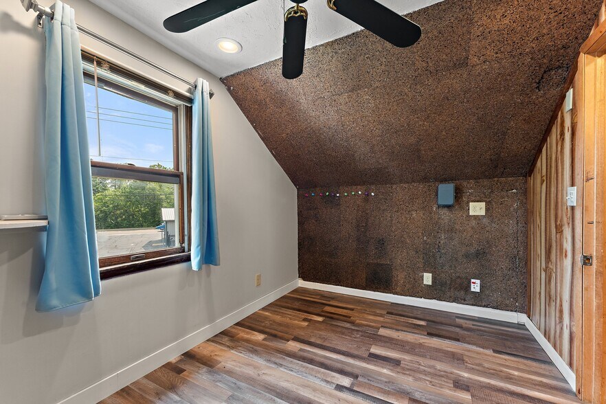755 Chicago St, Valparaiso, IN à louer - Photo du bâtiment - Image 3 de 16
