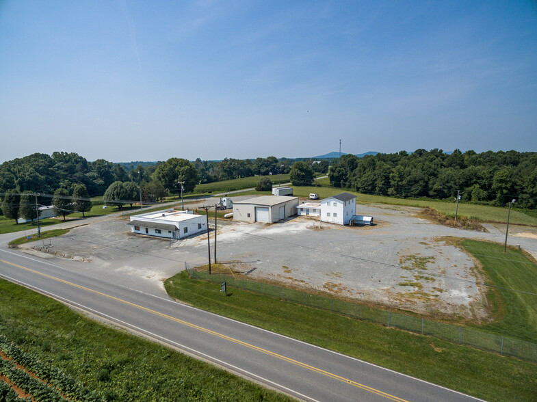 7925 US Highway 601, Boonville, NC à vendre - Photo du bâtiment - Image 3 de 13