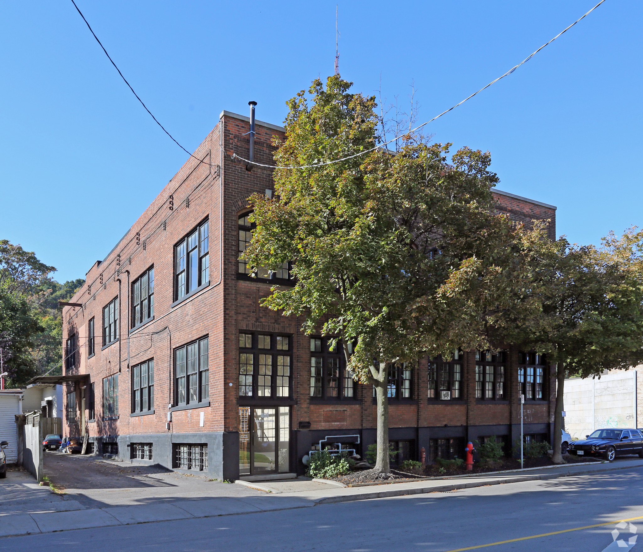 468 Cumberland Ave, Hamilton, ON for sale Primary Photo- Image 1 of 5