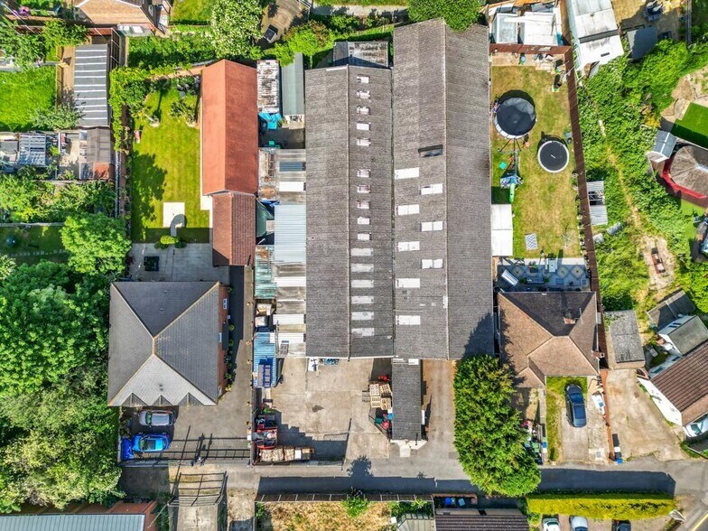 10A-10B Whitehall Ln, Erith à vendre - Photo du bâtiment - Image 2 de 9