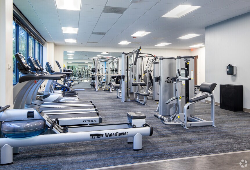 12802 Tampa Oaks Blvd, Tampa, FL à louer - Photo intérieure - Image 2 de 7