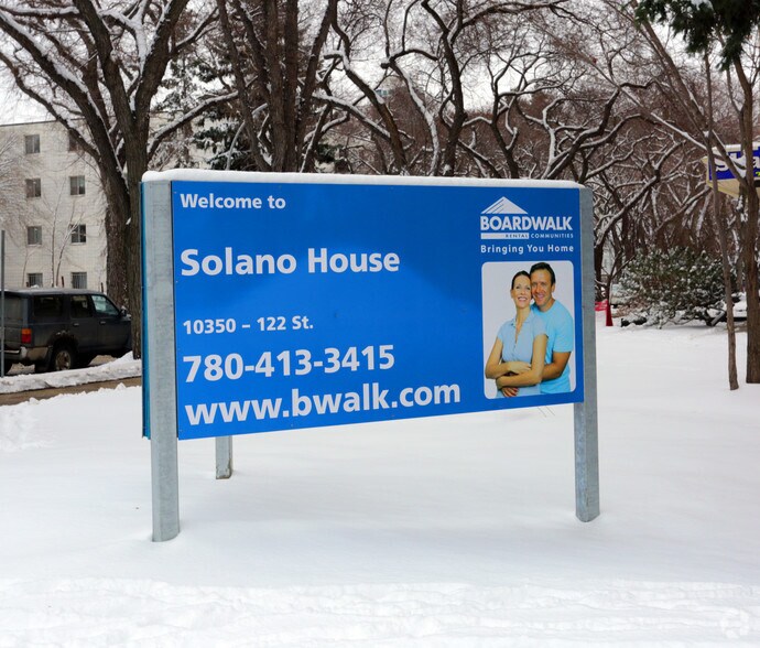 10350 122nd St NW, Edmonton, AB à louer - Photo du bâtiment - Image 3 de 7
